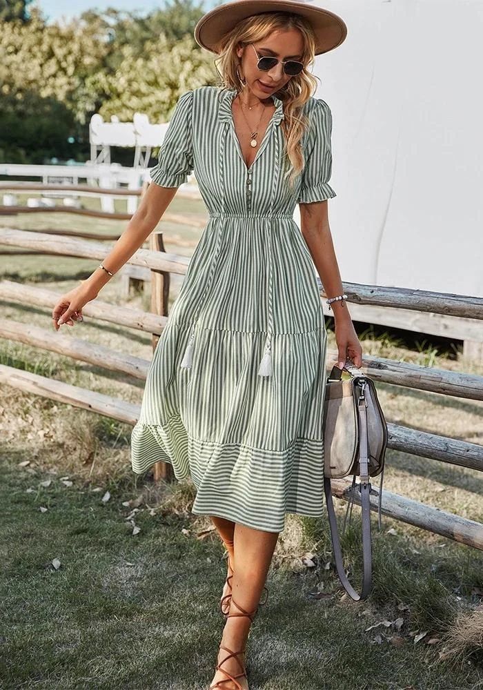 Kleid Salbeigrün im Boho-Stil