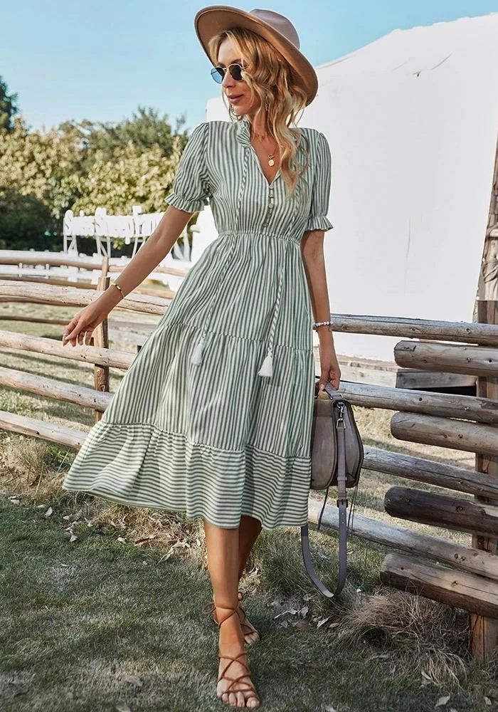 Kleid Salbeigrün im Boho-Stil